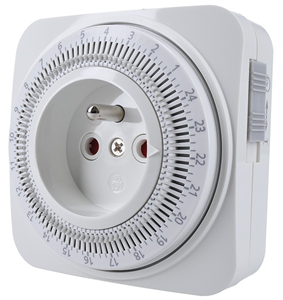 spínací zásuvka mechanická DT06
